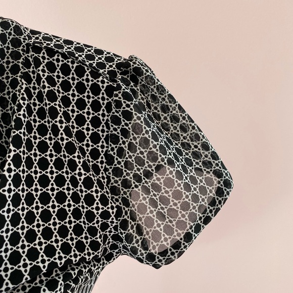 Elegant Black and White Women's WHBM Top Size XS - Picture 5 of 9